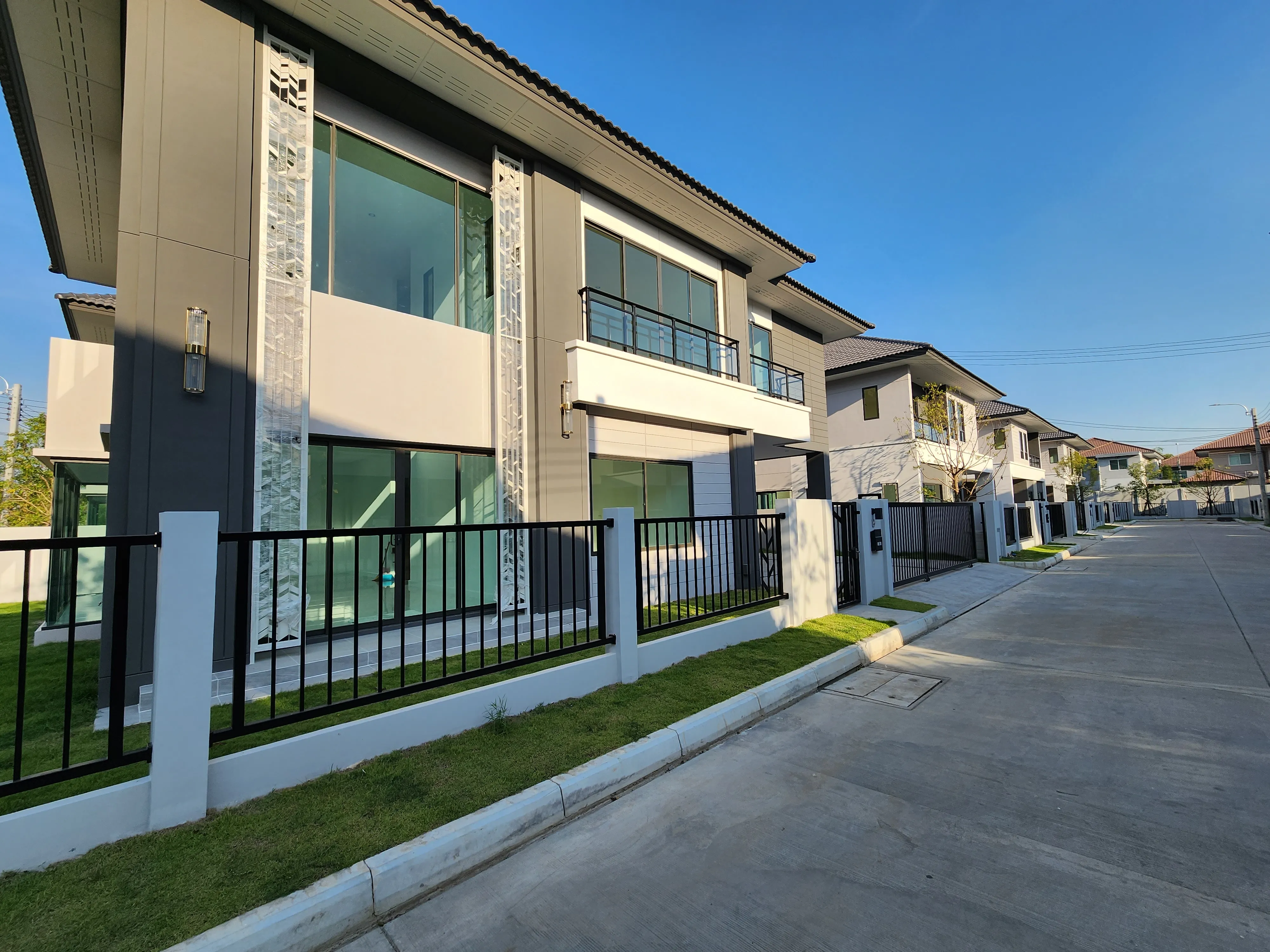 Perfect Life Construction ศูนย์รับสร้างบ้าน ผลงานรับสร้างบ้าน Chewarom Nakon In บ้านเดี่ยว