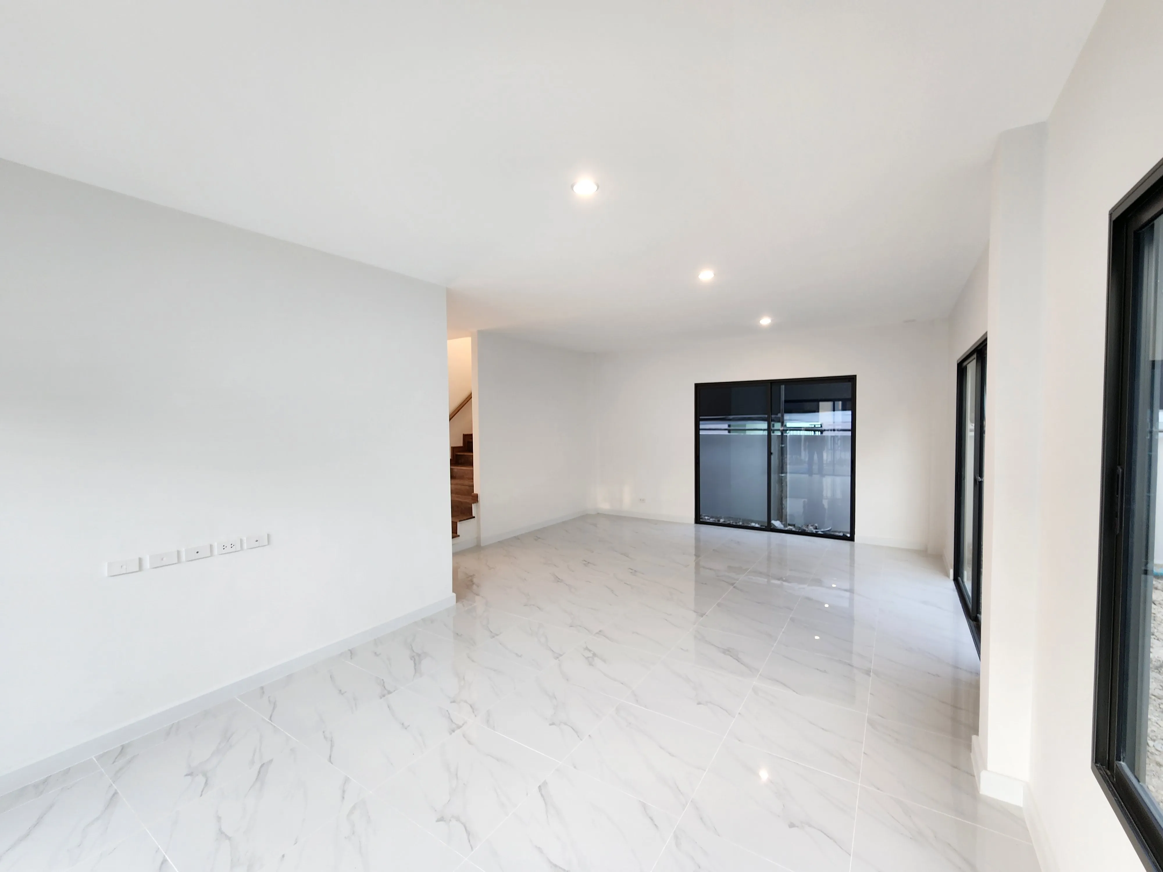 Perfect Life Construction ศูนย์รับสร้างบ้าน ภาพผลงาน Chewarom Nakon In บ้านเดี่ยว รูปที่ 3